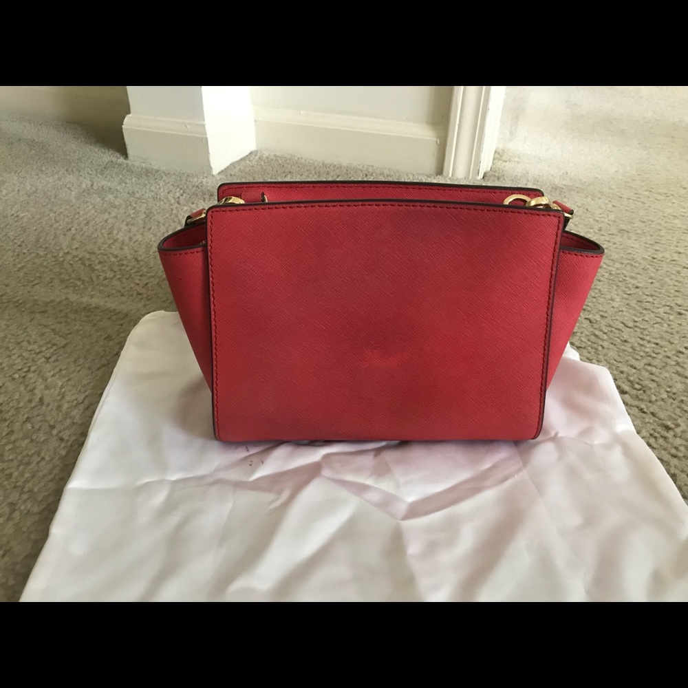 Michael Kors Selma mini crossbody - Picture 2 of 4